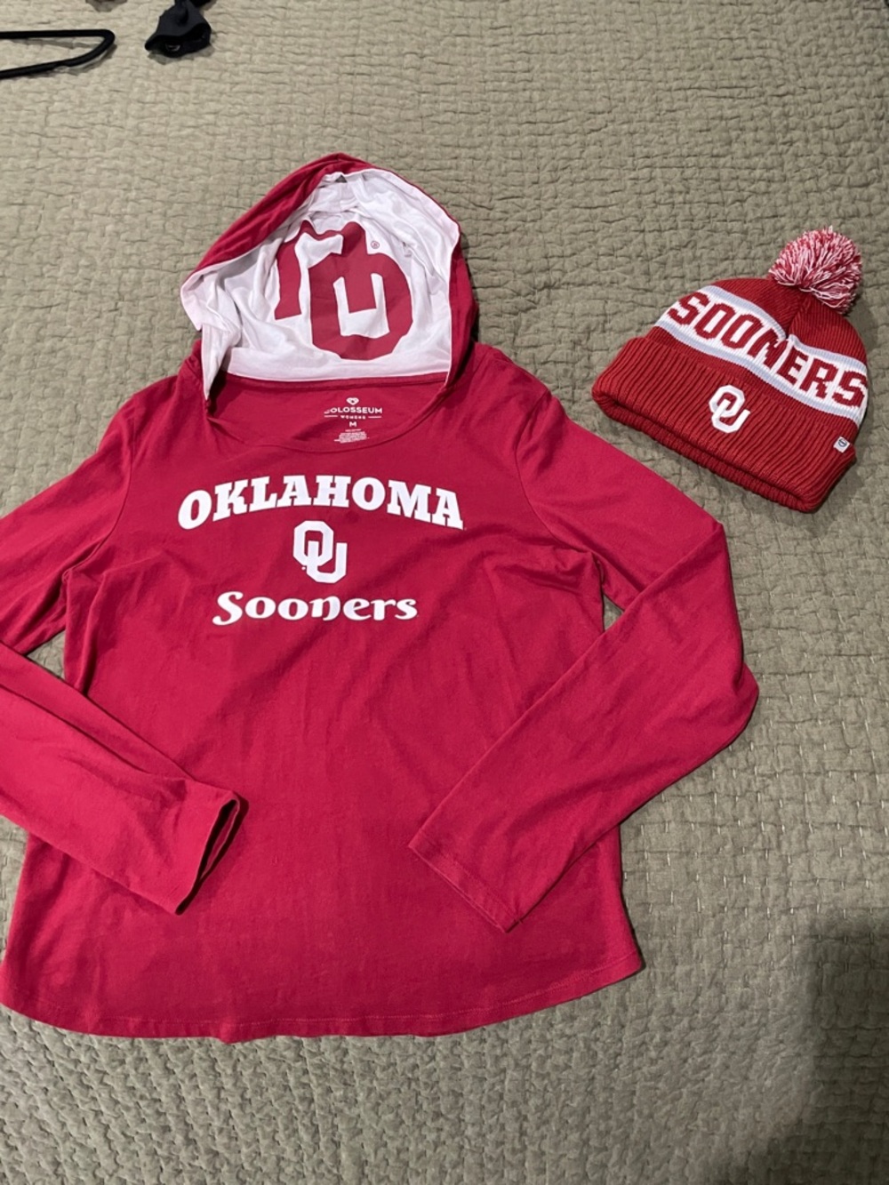 Women’s OU Long Sleeve T-Shirt and Beanie